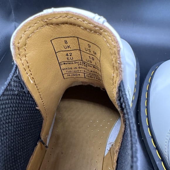 Doc Martens 2976 Yellow Stitch Smooth Leather Chelsea Boots Women's Sz 10 Mens 9 - Picture 10 of 14